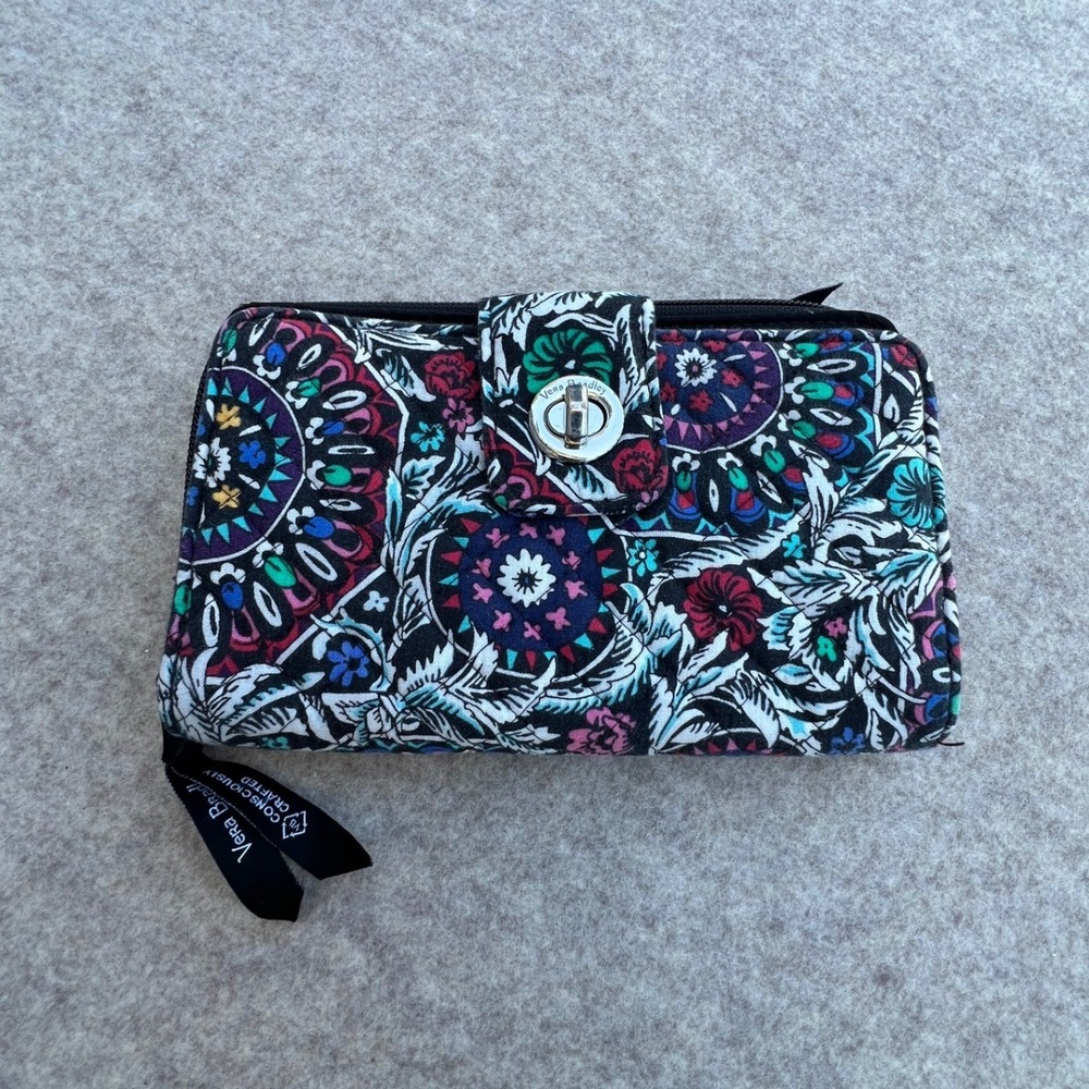 Vera Bradley Turnlock Wallet Womens OS Multi Color Quilted‎ Cotton Floral - Picture 2 of 9